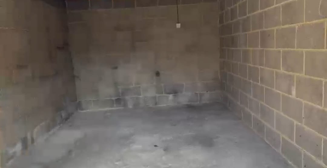 Double garage for hire