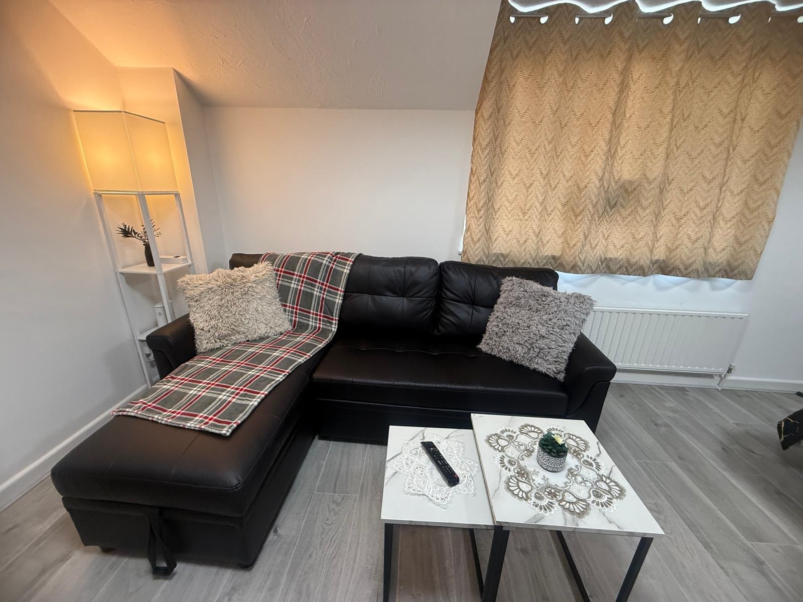 1-Bedroom Studio Flat for Rent – Weydon Lane, Farnham, Surrey