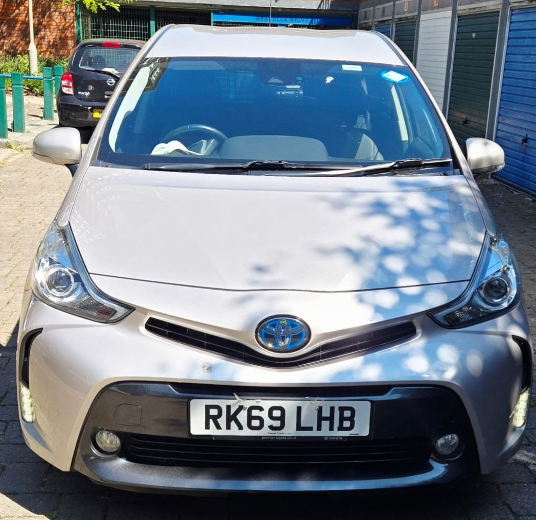Toyota Prius plus Xls 69 Plate