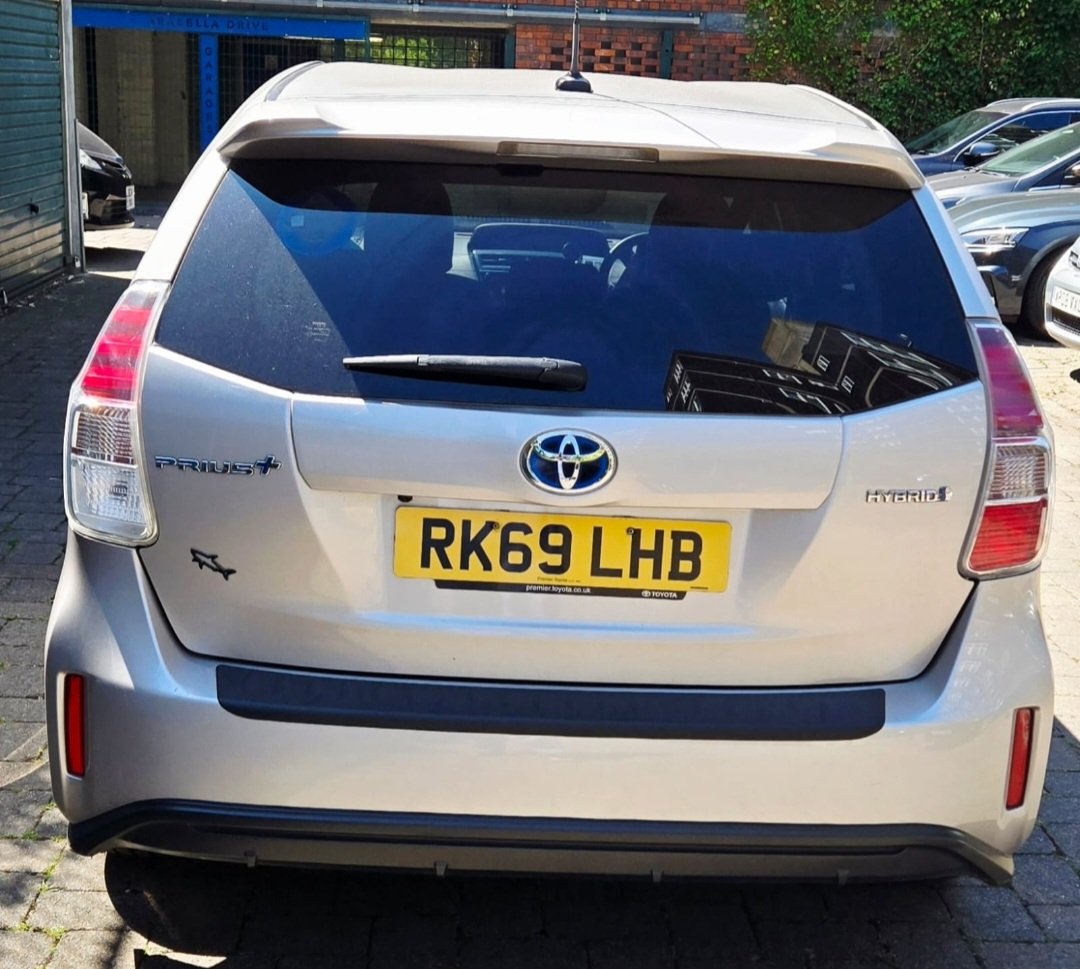 Toyota Prius plus Xls 69 Plate