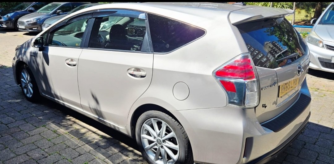 Toyota Prius plus Xls 69 Plate